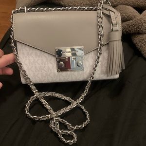Michael Kors rose Grey/WH crossbody NEW